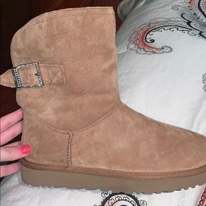 Chestnut UGG short Sparkle buckle Boots